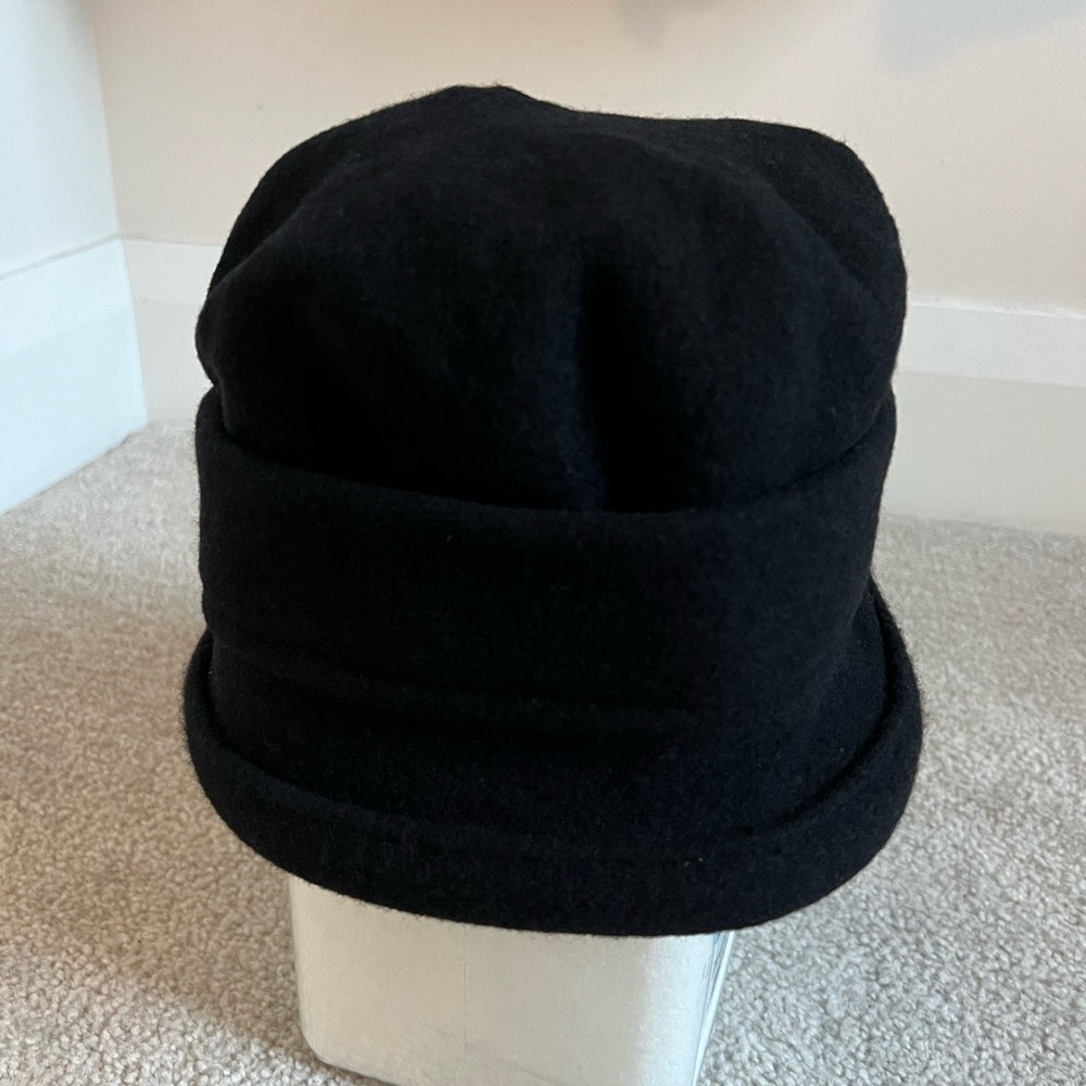Black bowl hat - Barney’s New York